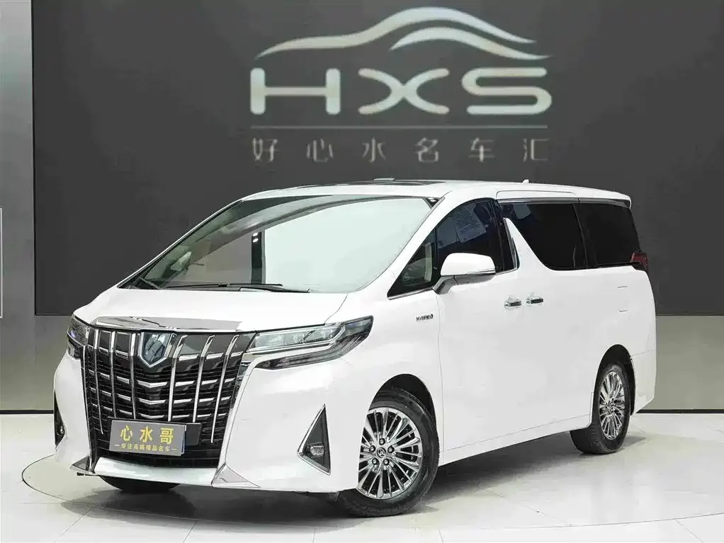 Toyota Alphard — фото 1