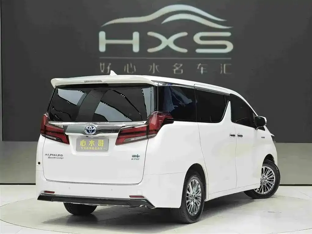 Toyota Alphard — фото 10