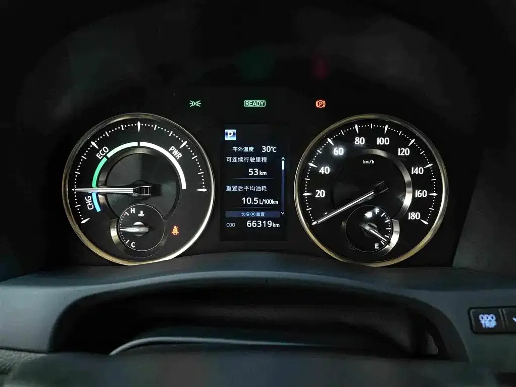 Toyota Alphard — фото 8