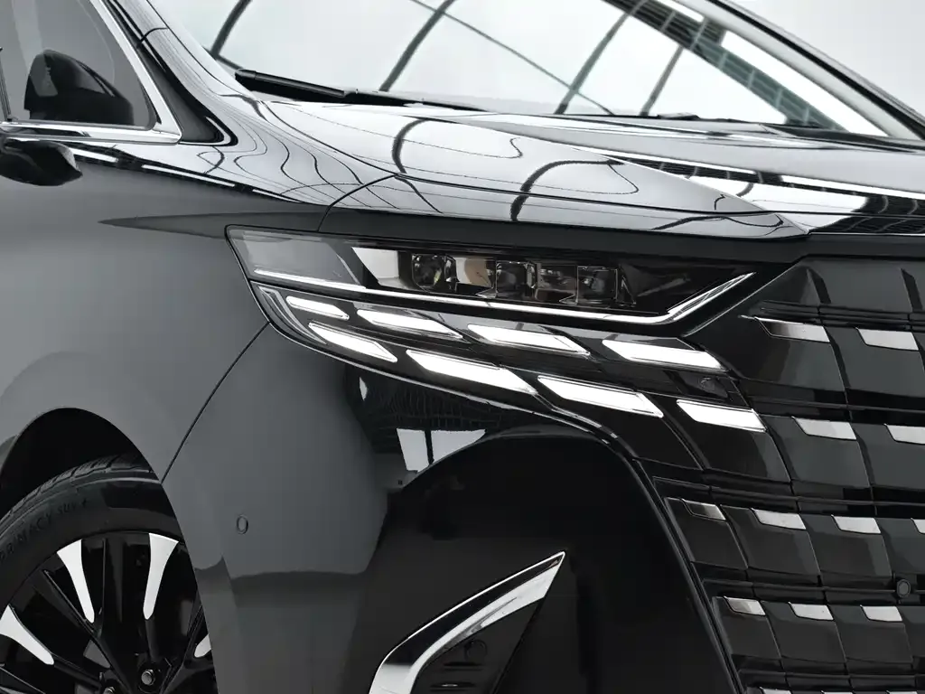 Toyota Alphard — фото 5