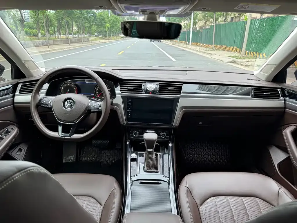 Volkswagen Phideon — фото 6