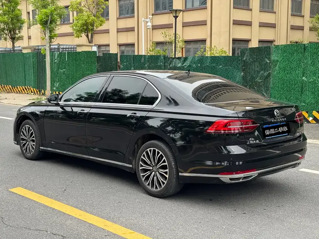 Volkswagen Phideon — фото 7