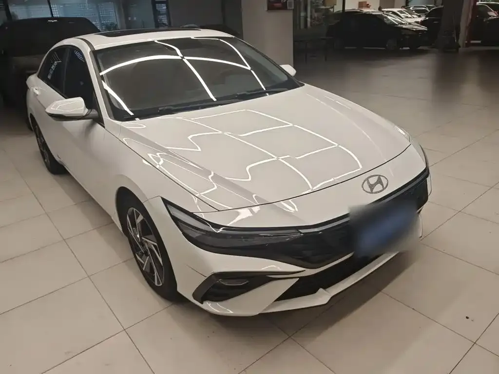 Hyundai Elantra — фото 9
