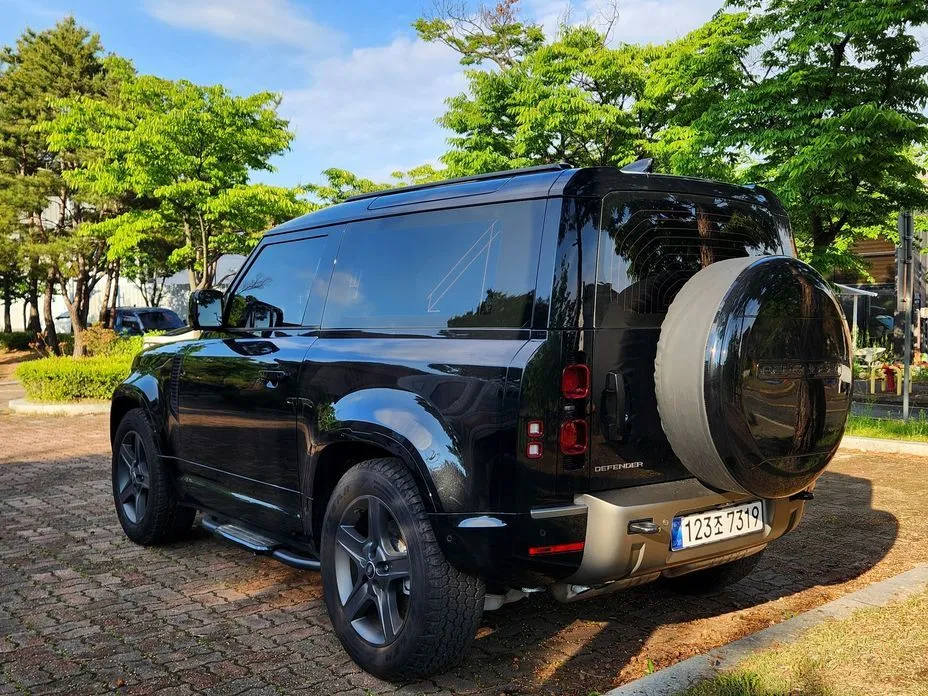 Land Rover Defender — фото 10