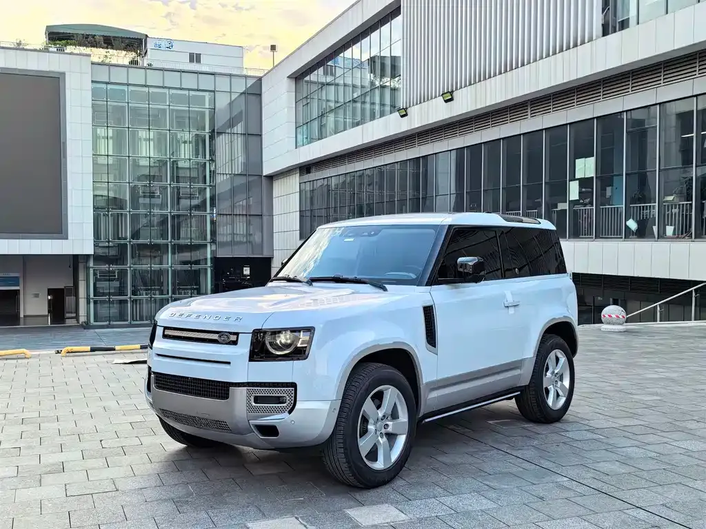 Land Rover Defender — фото 1