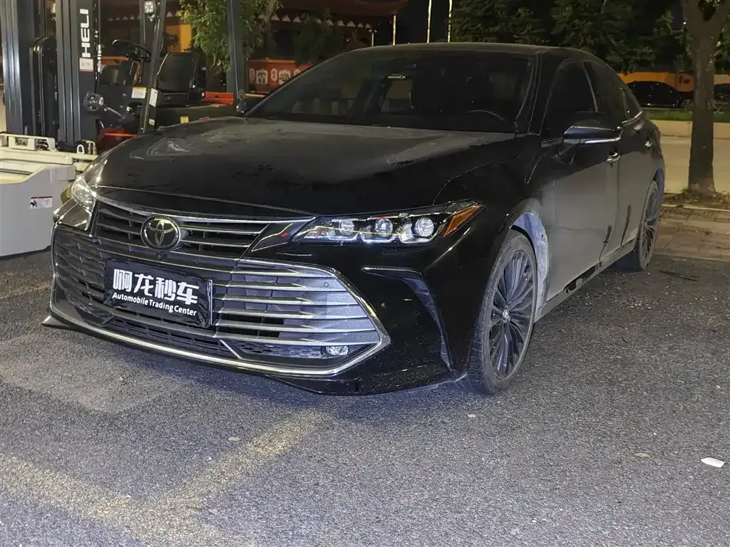 Toyota Avalon — фото 1