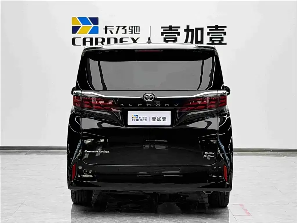 Toyota Alphard — фото 3