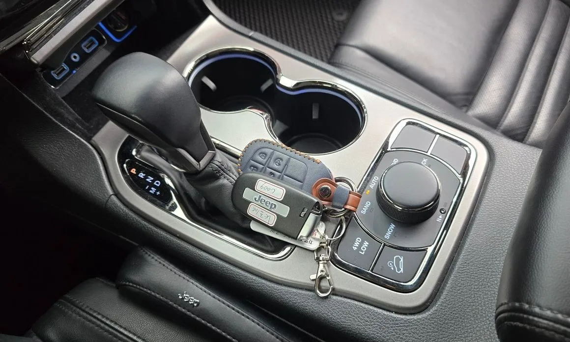 Jeep Cherokee — фото 9