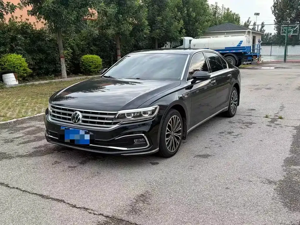 Volkswagen Phideon — фото 1