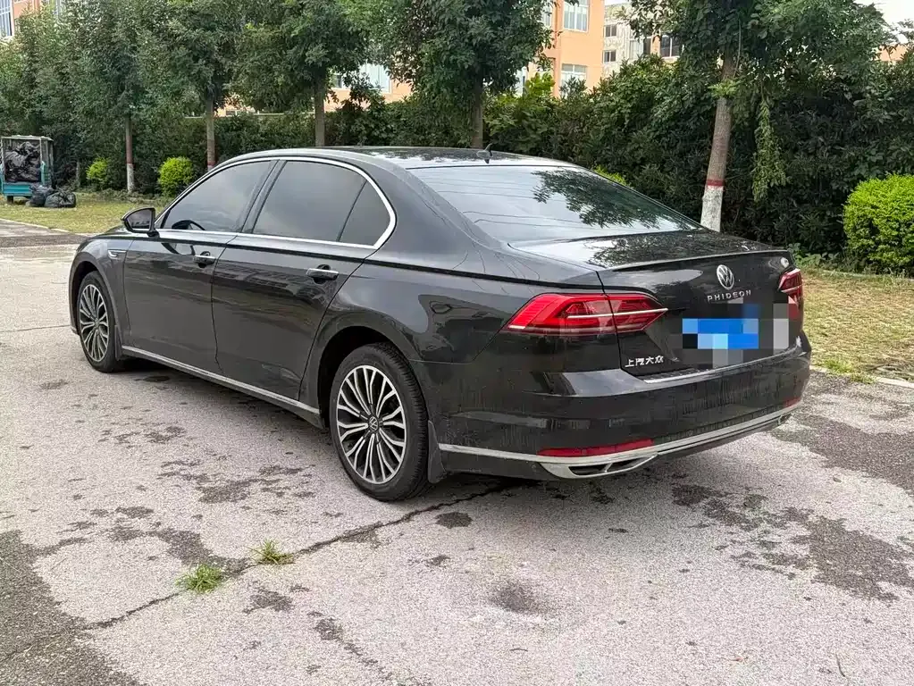 Volkswagen Phideon — фото 6