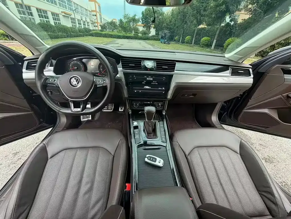 Volkswagen Phideon — фото 5