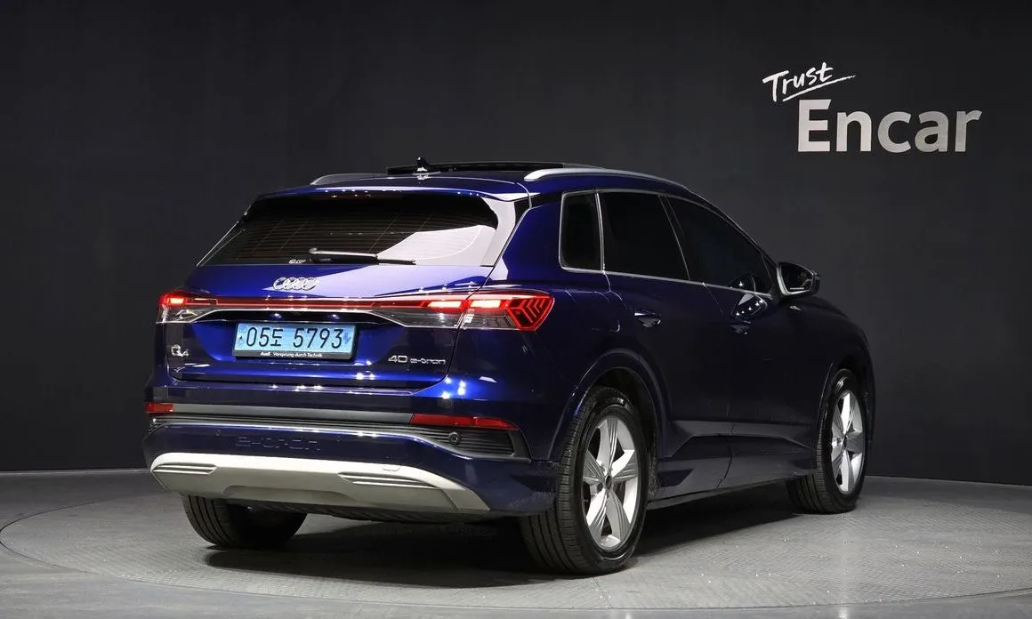 Audi Q4 e-tron — фото 2