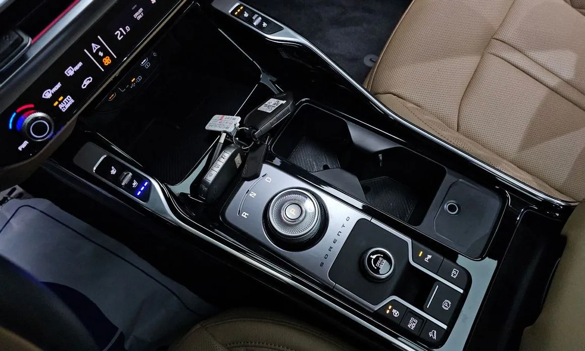 Kia Sorento — фото 10