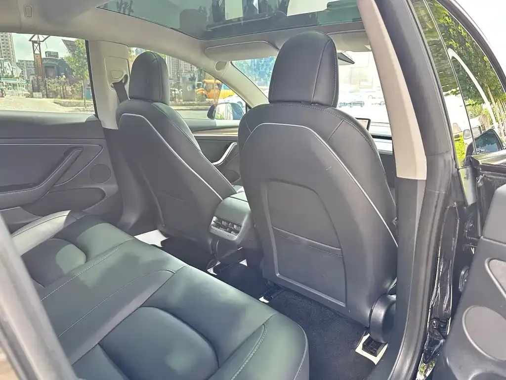 Tesla Model 3 — фото 2
