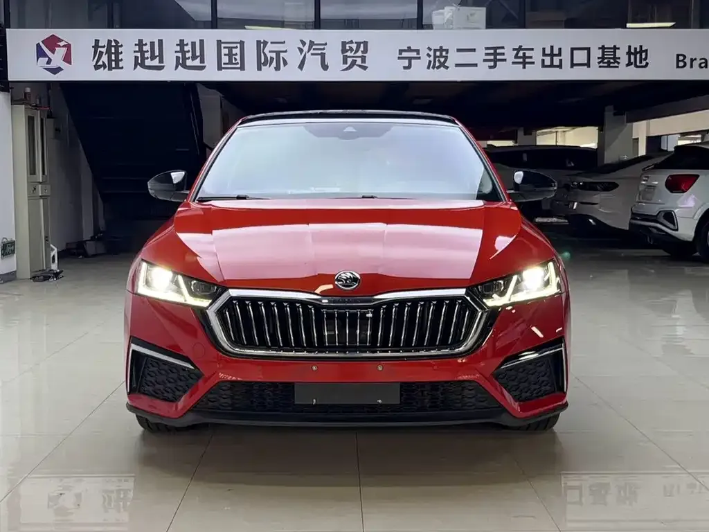 Skoda Octavia — фото 2