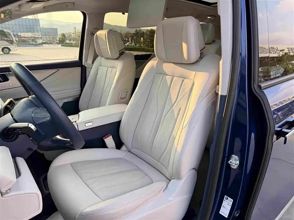 Buick GL8 Hybrid — фото 5