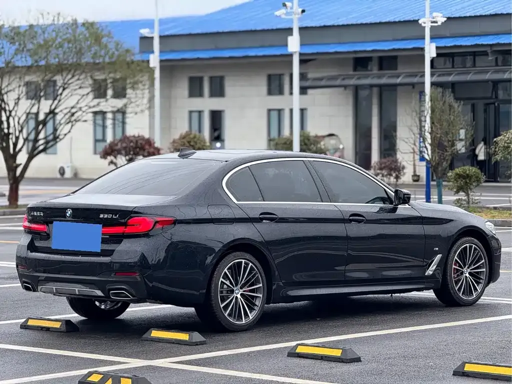 BMW 5 Series — фото 3