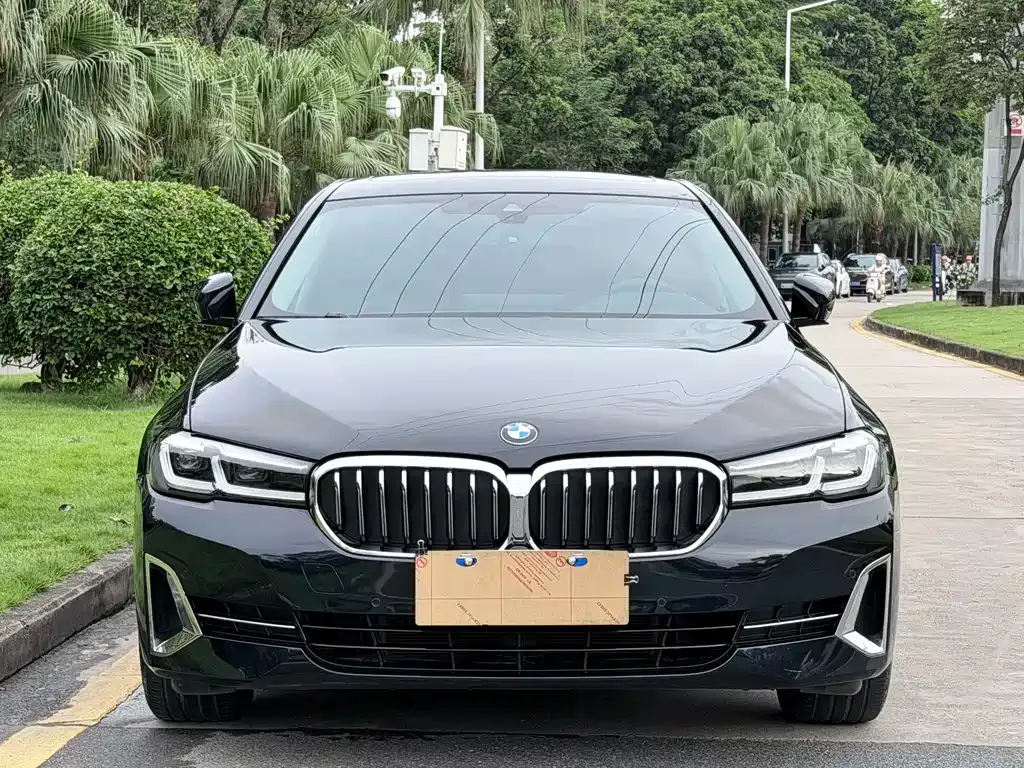 BMW 5 Series — фото 9