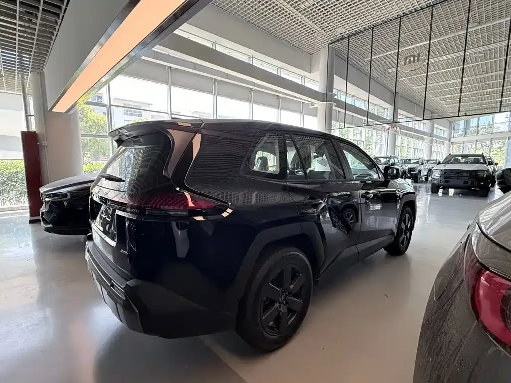 Toyota RAV4 — фото 4