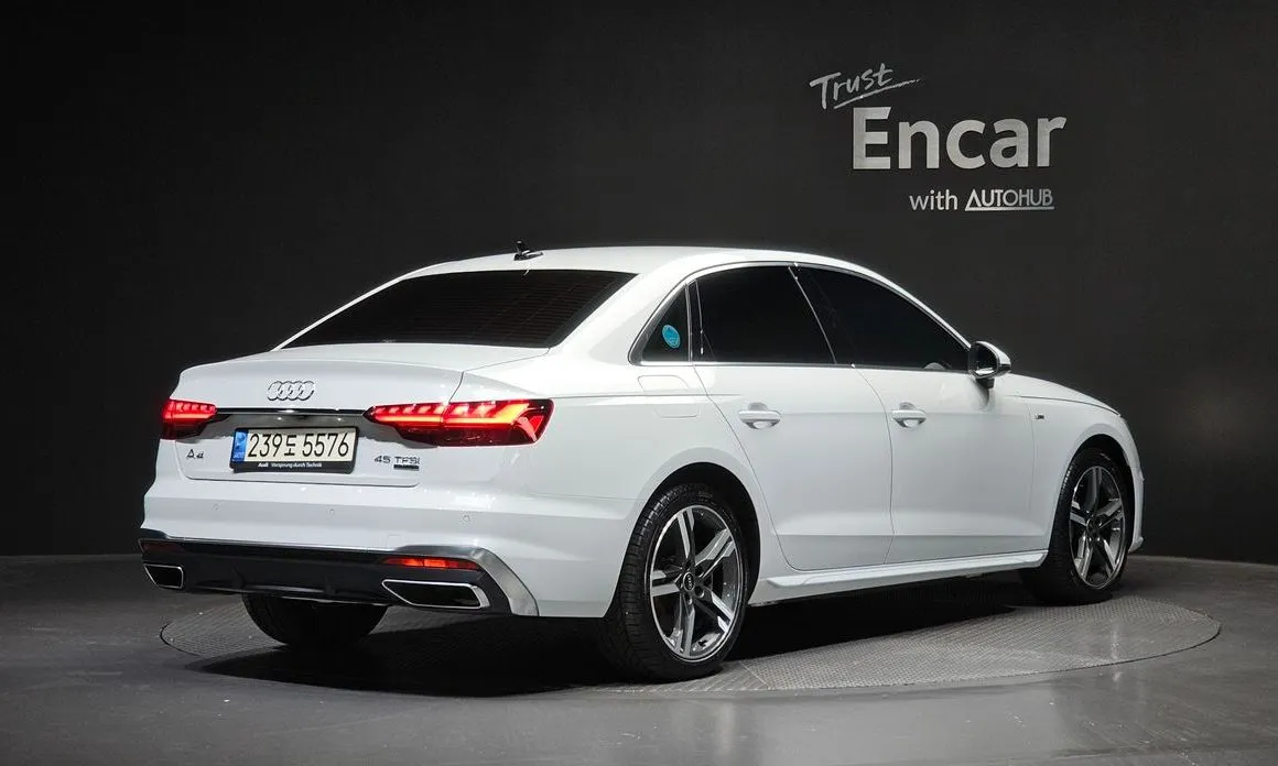Audi A4 — фото 6