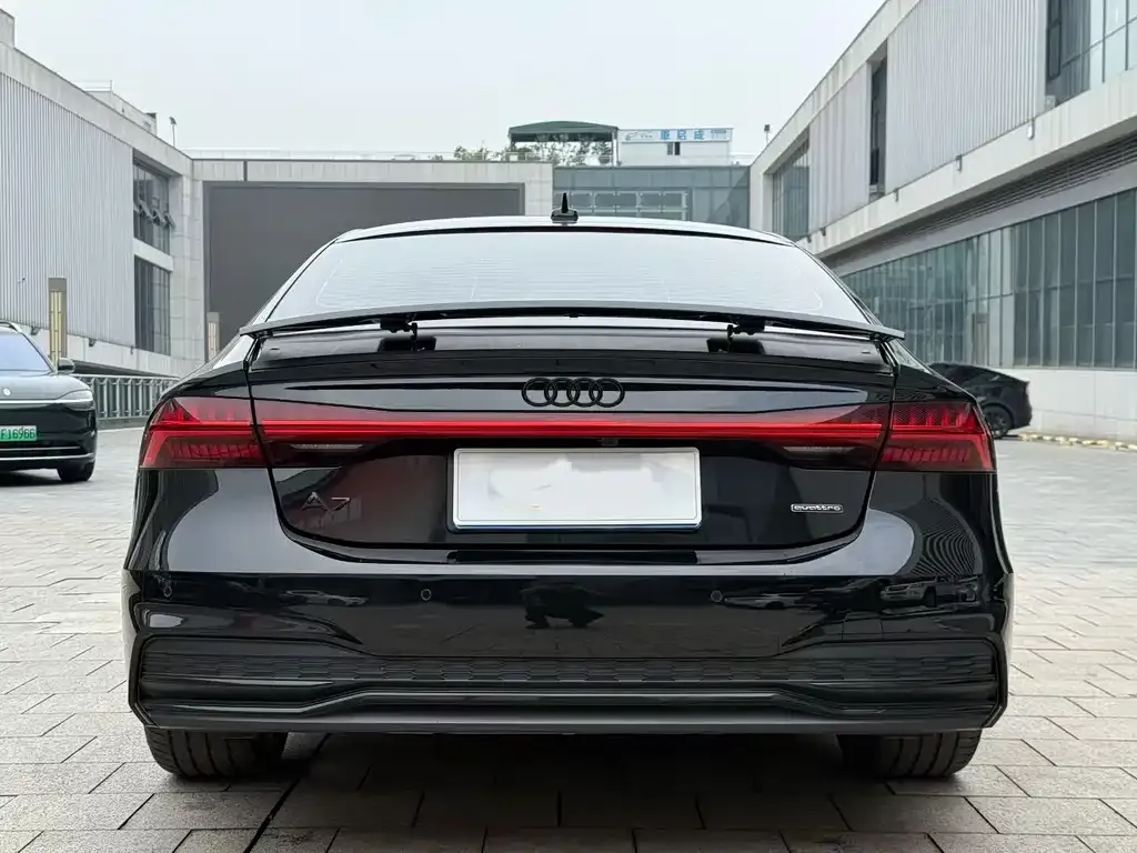 Audi A7 — фото 2