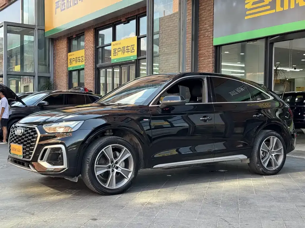 Audi Q5L Sportback — фото 4