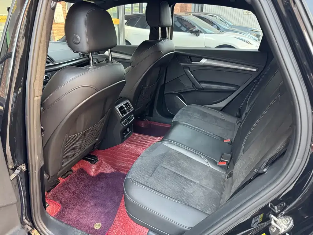 Audi Q5L Sportback — фото 6