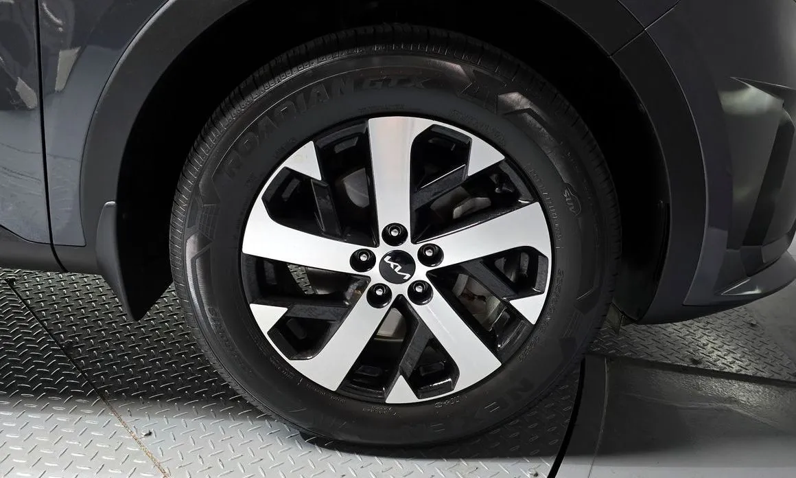 Kia Sorento — фото 10