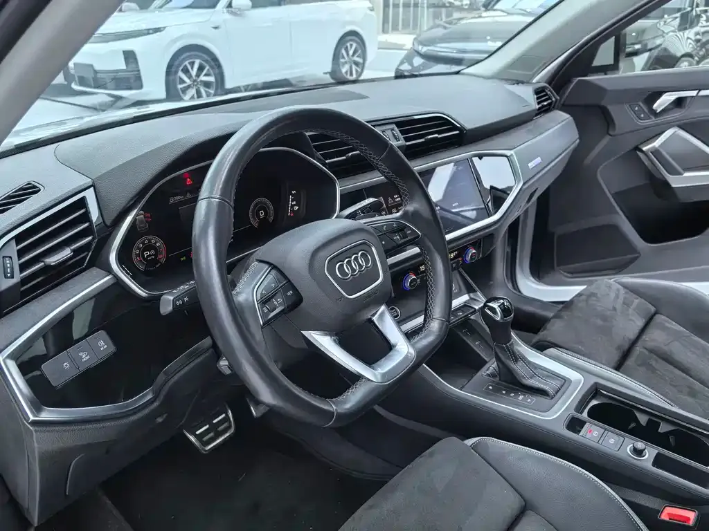 Audi Q3 — фото 3