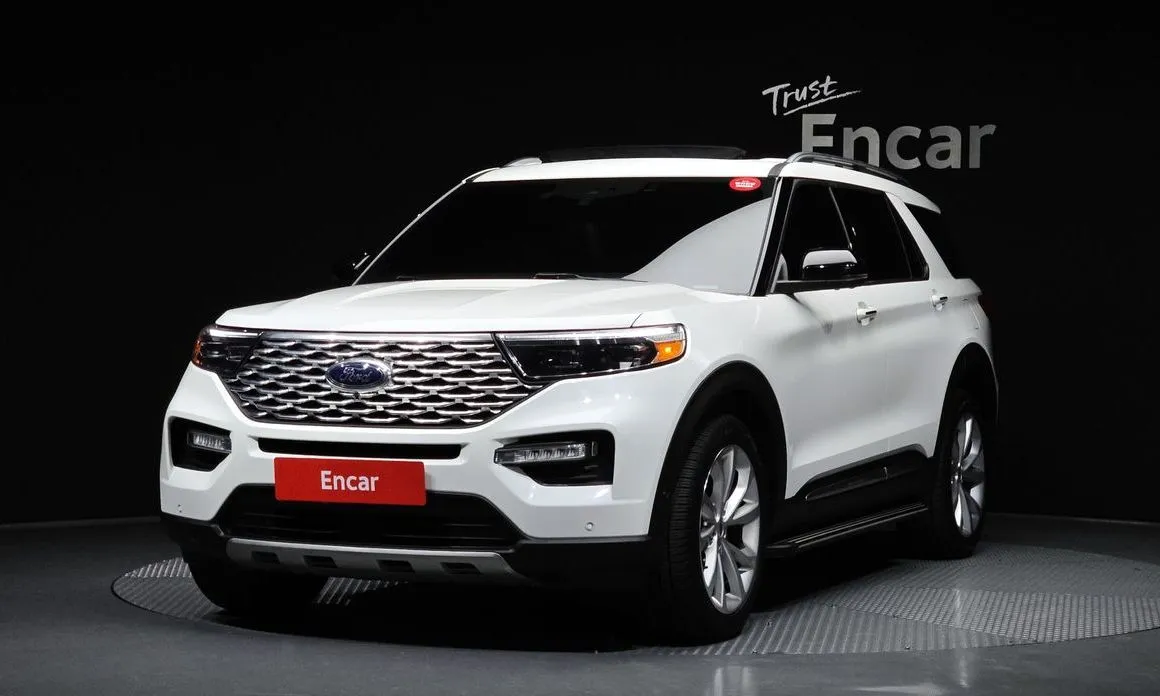 Ford Explorer — фото 1