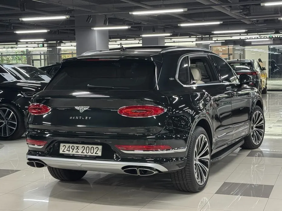 Bentley Bentayga — фото 9