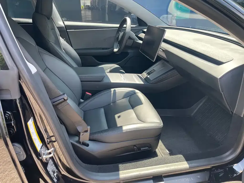 Tesla Model 3 — фото 6