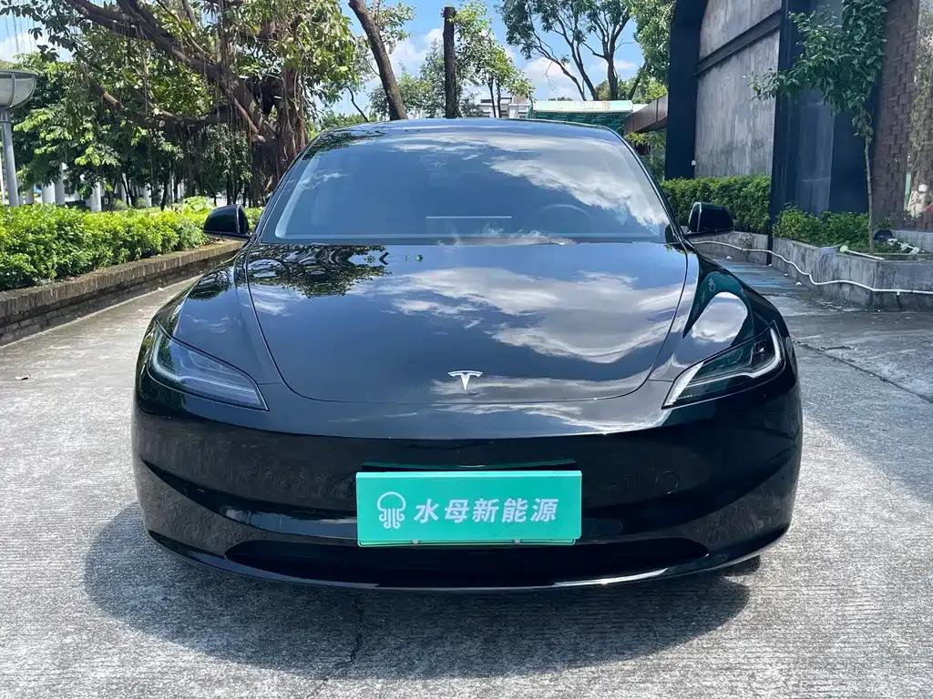 Tesla Model 3 — фото 9