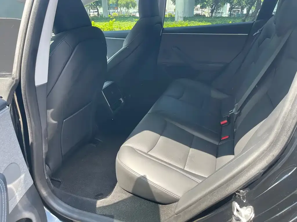Tesla Model 3 — фото 3