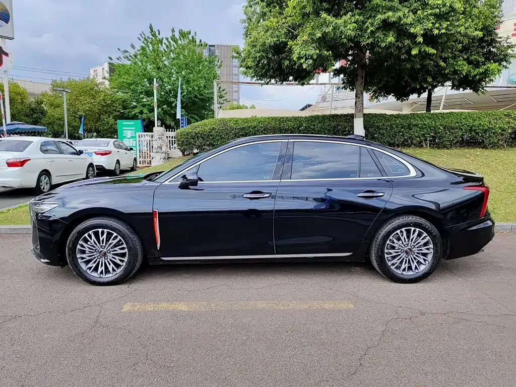 Hongqi H5 — фото 10