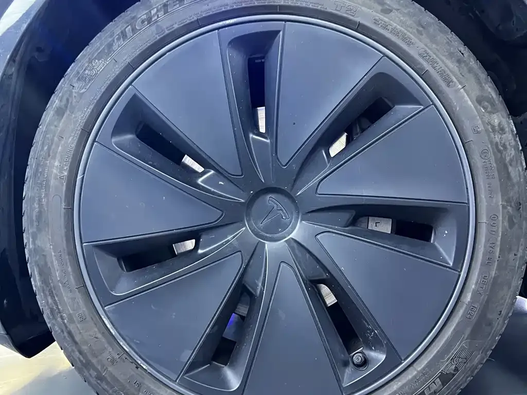 Tesla Model 3 — фото 2