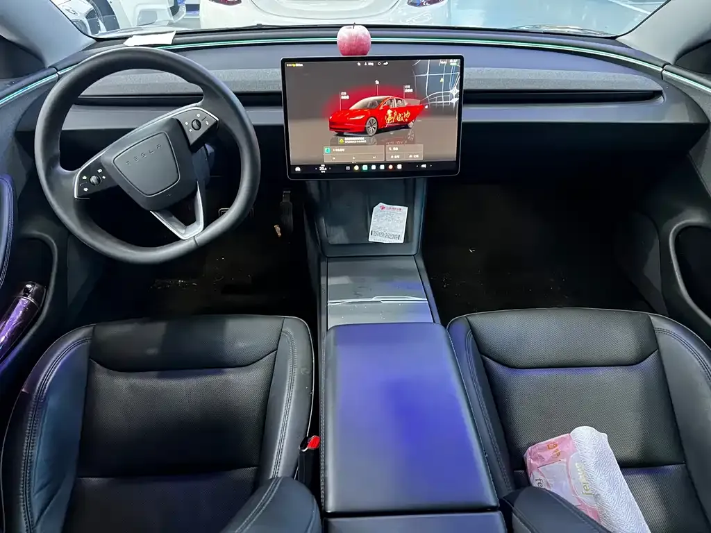 Tesla Model 3 — фото 9