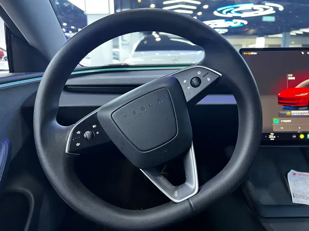 Tesla Model 3 — фото 6