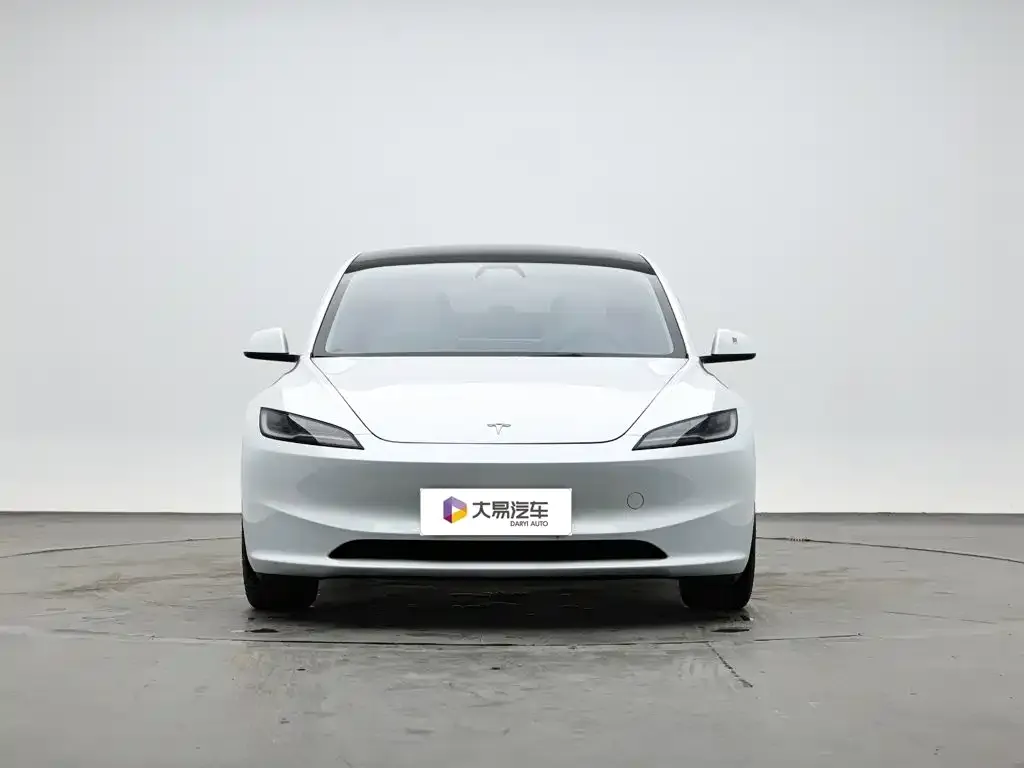 Tesla Model 3 — фото 2