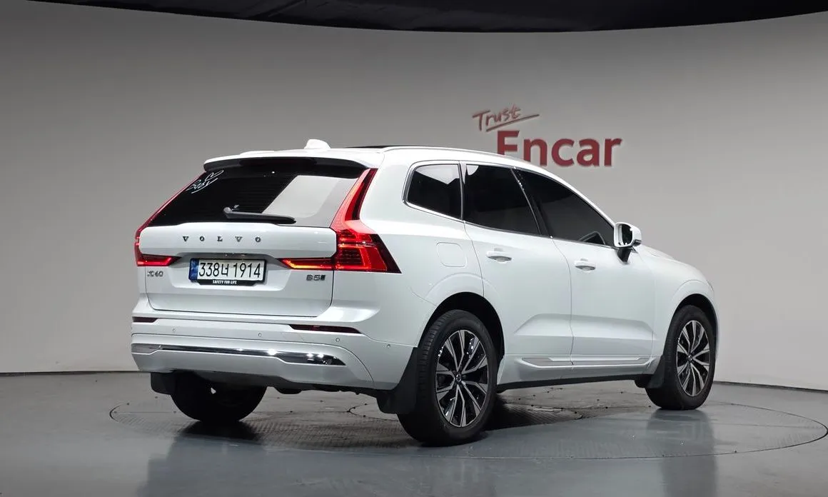 Volvo XC60 — фото 5