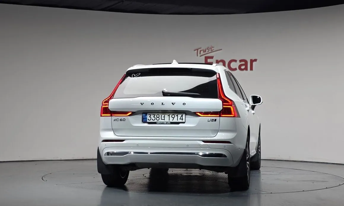 Volvo XC60 — фото 3