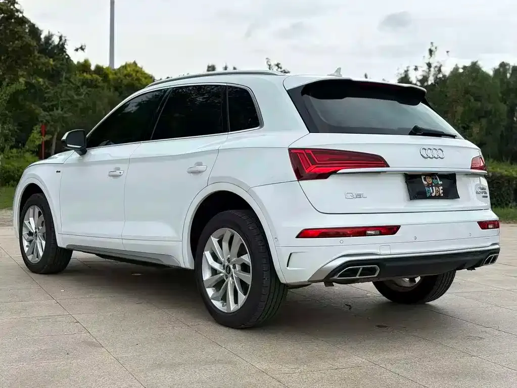 Audi Q5L — фото 4