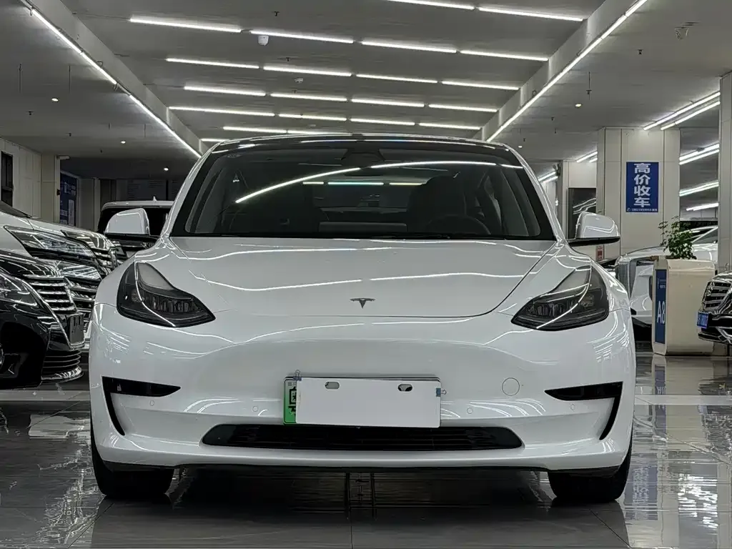 Tesla Model 3 — фото 6