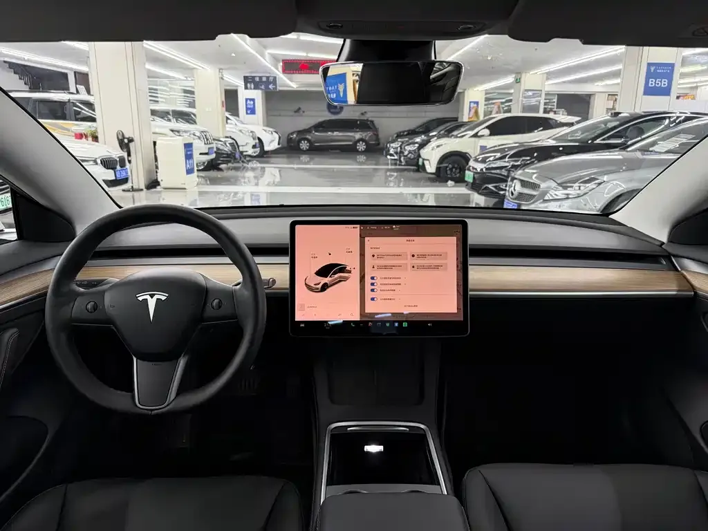 Tesla Model 3 — фото 4