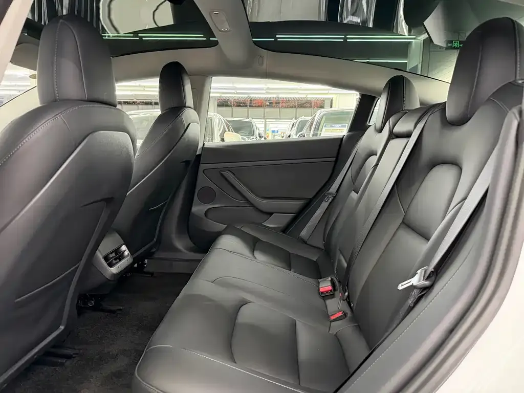 Tesla Model 3 — фото 5