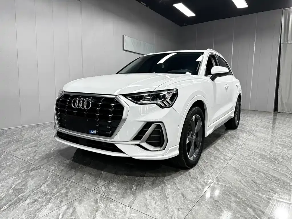 Audi Q3 — фото 1
