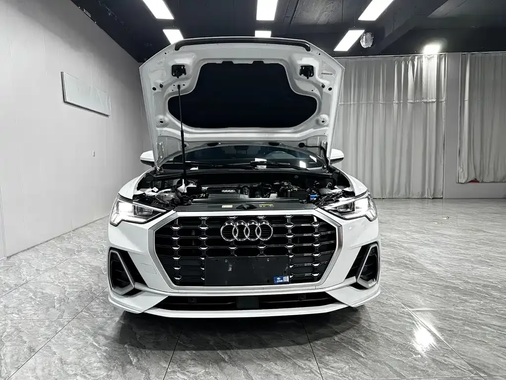 Audi Q3 — фото 9