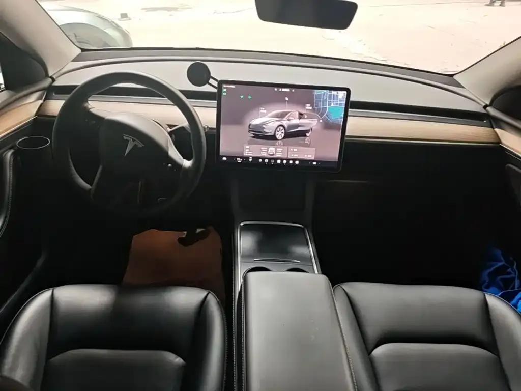 Tesla Model Y — фото 3