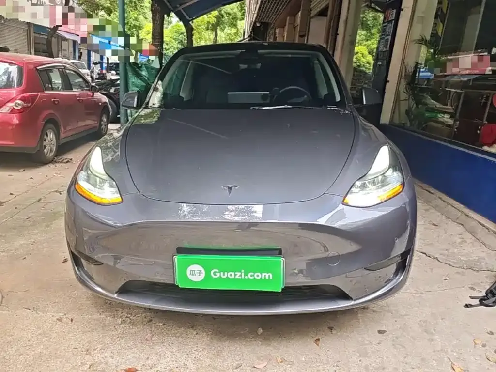 Tesla Model Y — фото 8