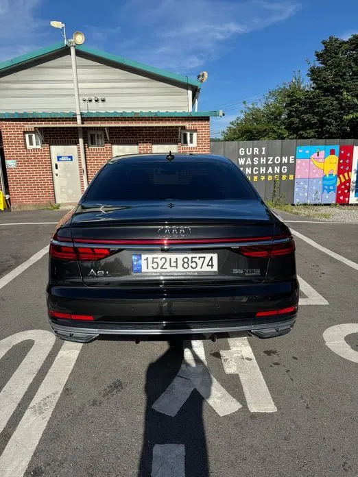Audi A8 — фото 6